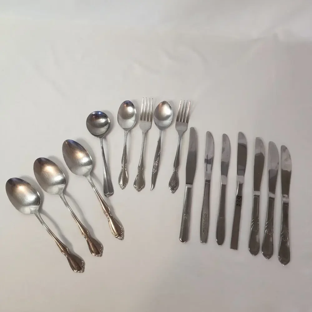 Miscellaneous 15 Piece Utensils Lot Oneida Rogers Spoons Butter Knife Fork